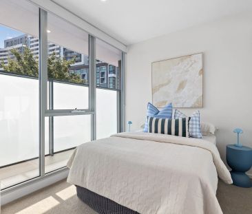 Modern Apartment Living in the Heart of Footscray - Photo 6