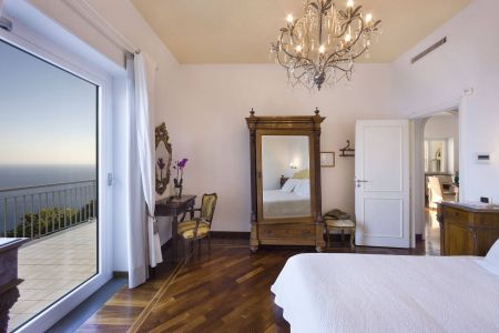 Villa delle Sirene-majestic villa overlooking the mesmerizing Amalfi Coast - Photo 4