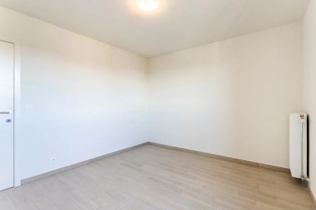 Energiezuinig app te huur, met 2 slpks, terras, autostaanplaats en kelder - Photo 5