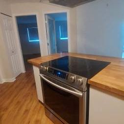 Bright, renovated 2br unit in Garibaldi Estates - Photo 3