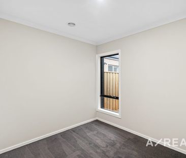 Modern 4 Bedroom Family Home in Tarneit - Photo 1