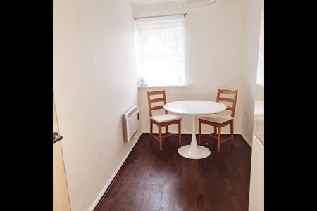 2 Bed Flat, Pipkin Court, CV1 - Photo 3