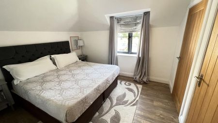 4 bedroom semi-detached house to rent - Photo 5