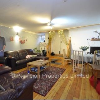 4 Bedroom Student Flats & Houses - Photo 1