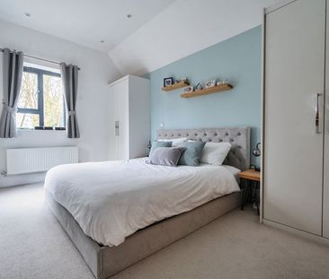 Chervil Close, Godalming - 4 bedrooms Property for lettings - Seymours - Photo 1