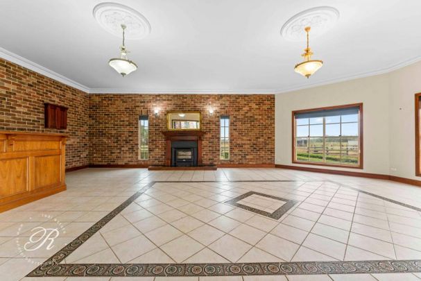 Residential rental with Equine Facilities - Photo 1