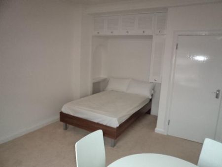 Studio to rent - Photo 2