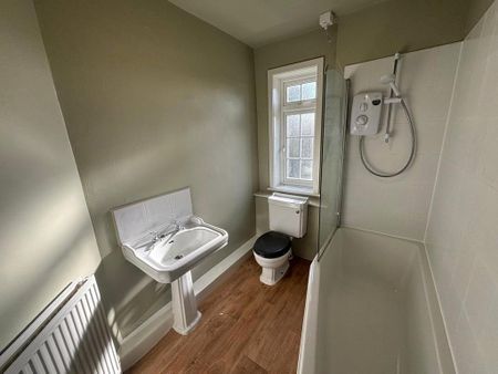 3 bedroom detached house to rent - Photo 4