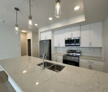 50% DAMAGE DEPOSIT INCENTIVE - BEAUTIFUL BRAND NEW UNIT - 3RD FLOOR... - Photo 1