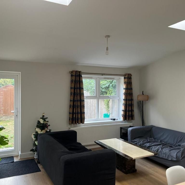 5 bedroom terraced house to rent - Photo 2