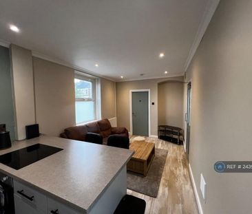 5 bedroom end of terrace house to rent - Photo 1
