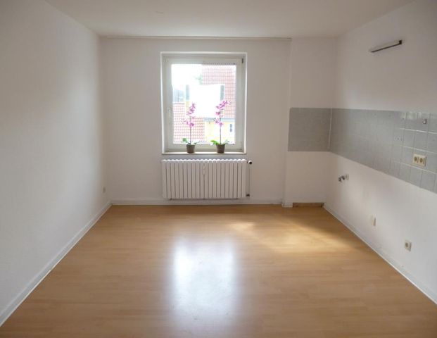 Bezugsfertige 2-Zimmer-Wohnung in Waltrop Stadtmitte frei, mit Tapete und Laminatboden - Foto 1