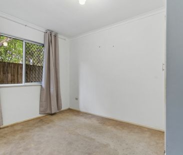 TWO BEDROOM GROUND LEVEL UNIT - WALK TO EVERYTHING! - Photo 1