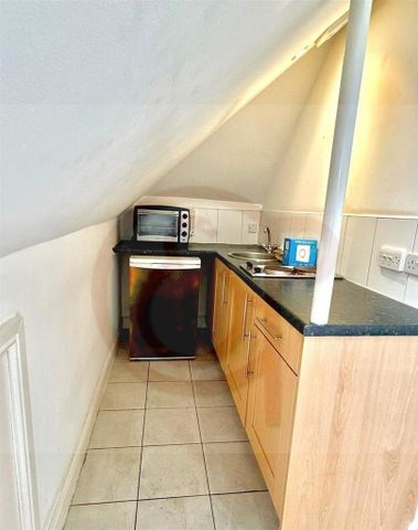 Studio to rent - Photo 4