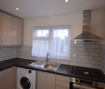 Studio Flat, Caulfield Road, E6 - Photo 2