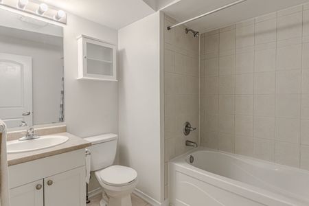 For Lease - 15 Cheltenham Road Unit# 1, Barrie, Ontario - Photo 2