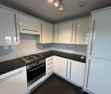 219 Cambridge Crescent - Photo 6