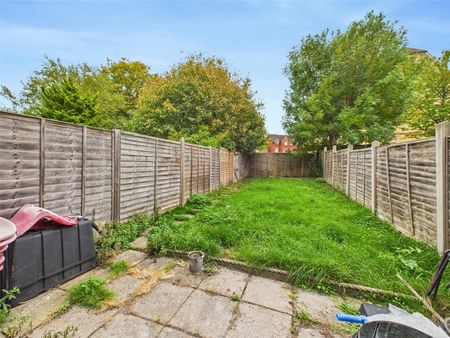 Bampton Croft, Emersons Green, Bristol, BS16 - Photo 4