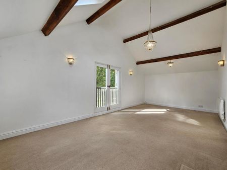 4 bedroom detached house to rent - Photo 2