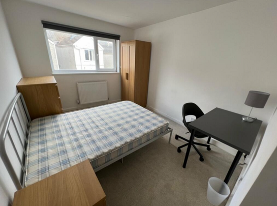 4 bedroom terraced house to rent - Photo 1