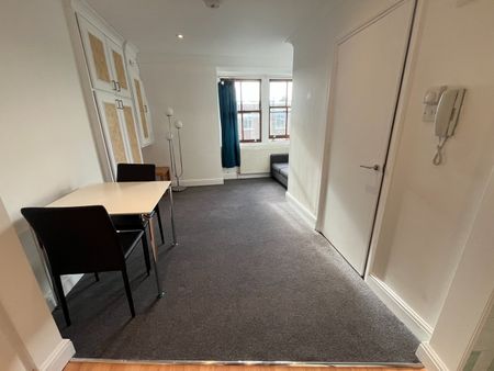 1 Bed Flat, Howitt Road, NW3 - Photo 2