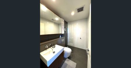 Stylish modern 2 bedroom apartment - Photo 3