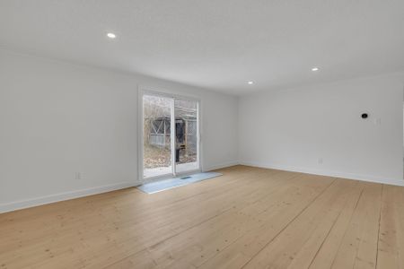 For Lease - 192 Edgehill (Upper) Drive, Barrie, Ontario - Photo 2