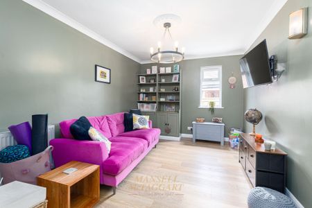 Copthorne Bank, Copthorne, RH10 - Photo 5