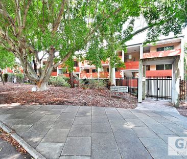 Secure Complex - Photo 3