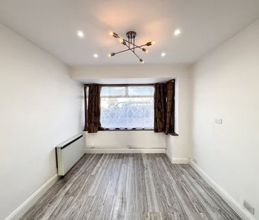 Collins Avenue, Stanmore, HA7 - Photo 1