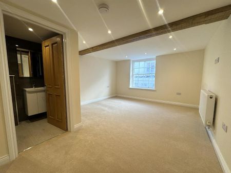 3 bedroom flat to rent - Photo 2