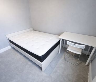 Room in a Shared House, Palmers Road, N11 - Photo 3