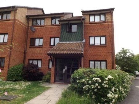 Bernards Close, Hainault, IG6, Property for rent - Photo 4