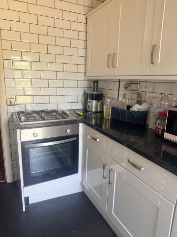 Room in a Shared Flat, Woodford Avenue, IG4 - Photo 4