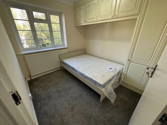 1 bedroom in a house share to rent - Photo 1