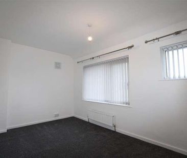 Broadstone Way, Bradford, BD4 - Photo 6