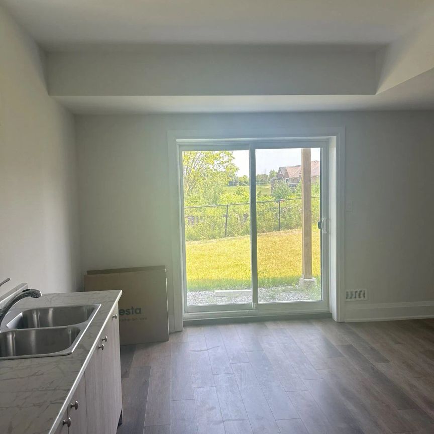 Detached Home For Lease | N9247650 - Photo 1