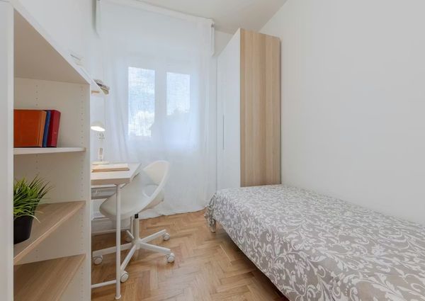 Via Giovanni Pascoli, Padova, Veneto 35125