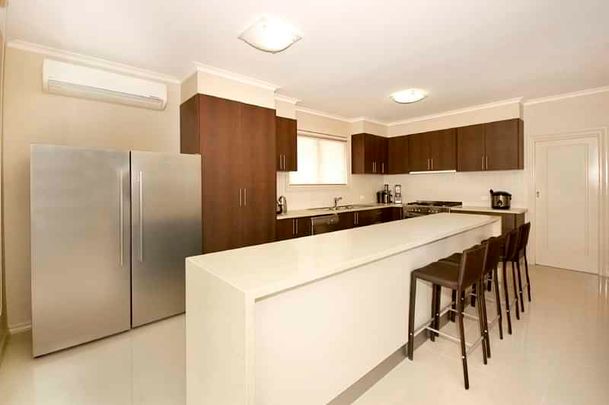 Room 6 (Ensuite) - Photo 1