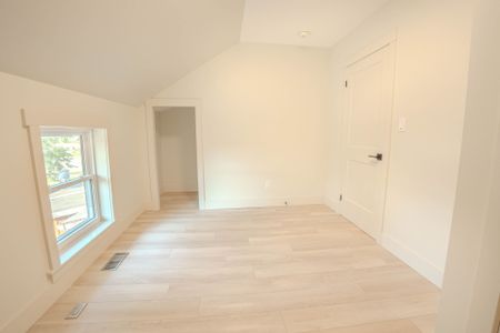 For Lease - 6 Almond Street, St. Catharines, Ontario - Photo 2