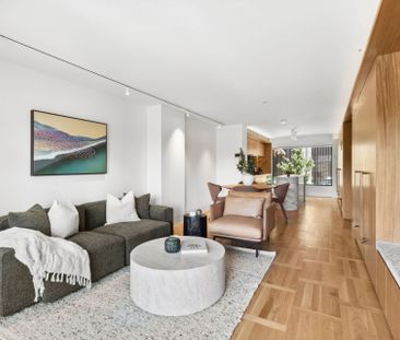 BOUTIQUE APARTMENT WITH DESIGNER FINISHES IN THE ROCKS | Furnished - Photo 1