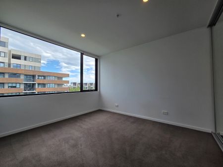 Modern 2 Bed Apartment in Prime Clayton Location - Photo 4