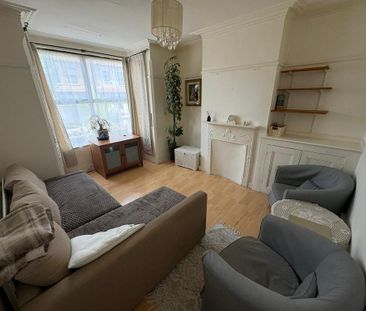 2 bedroom semi-detached house to rent - Photo 3