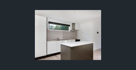 Spacious Two Bedroom Townhouse - Photo 4