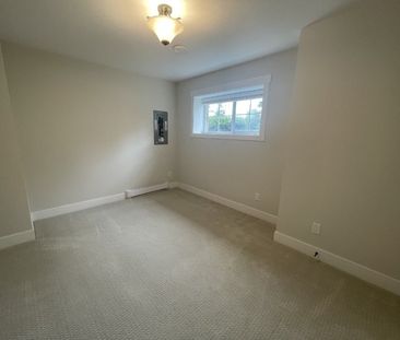 Grandview Heights Large One Bed Suite - Photo 6