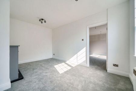 1 bedroom maisonette to rent - Photo 2