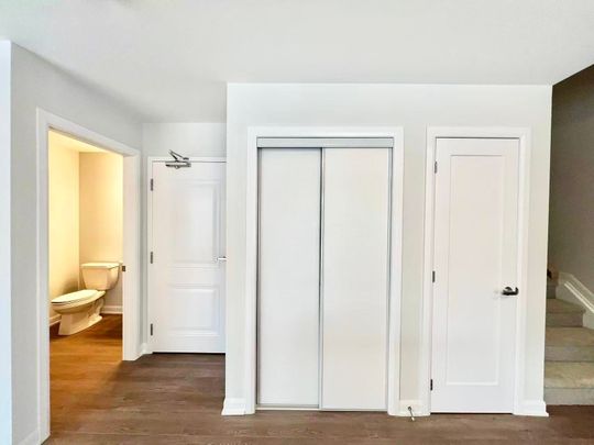 For Lease - 1120 Creekway Private, Kanata, Ontario - Photo 1