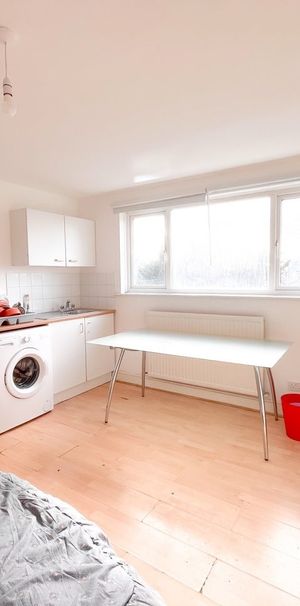 Studio Flat, Greenfield Gardens, NW2 - Photo 1