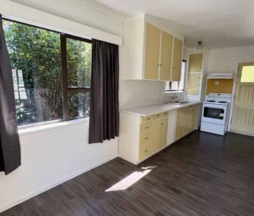 Spacious in Glenholme! - Photo 3