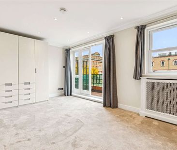 A modern three bedroom town house with river views and roof terrace... - Photo 5